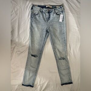 Pac Sun ankle skinny jeans. Never worn. Size 28
